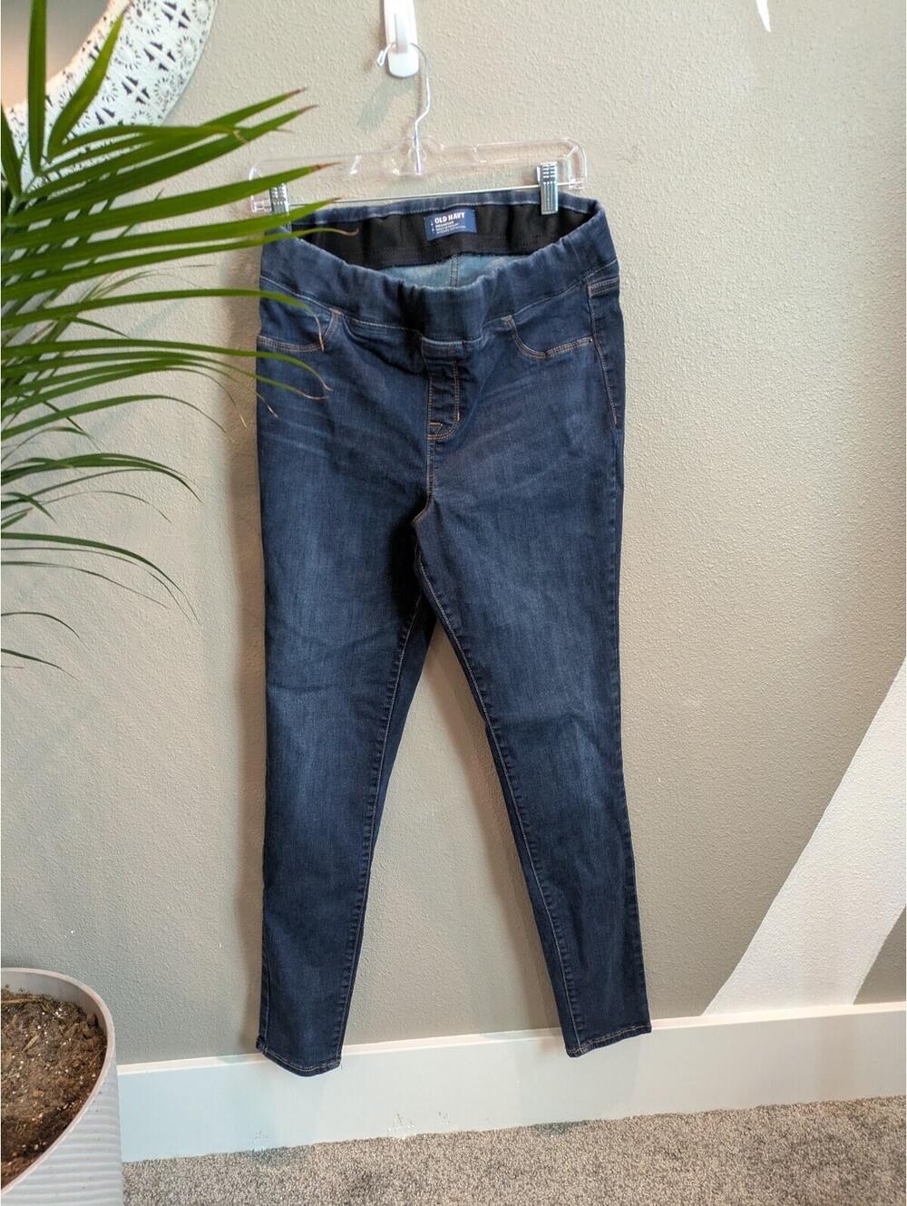 Old Navy Rockstar Skinny Jeans in Dark Wash